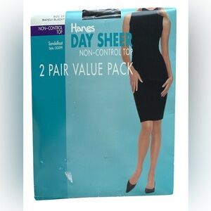 Hanes Day Sheer Non-Control Top Pantyhose In Barely Black